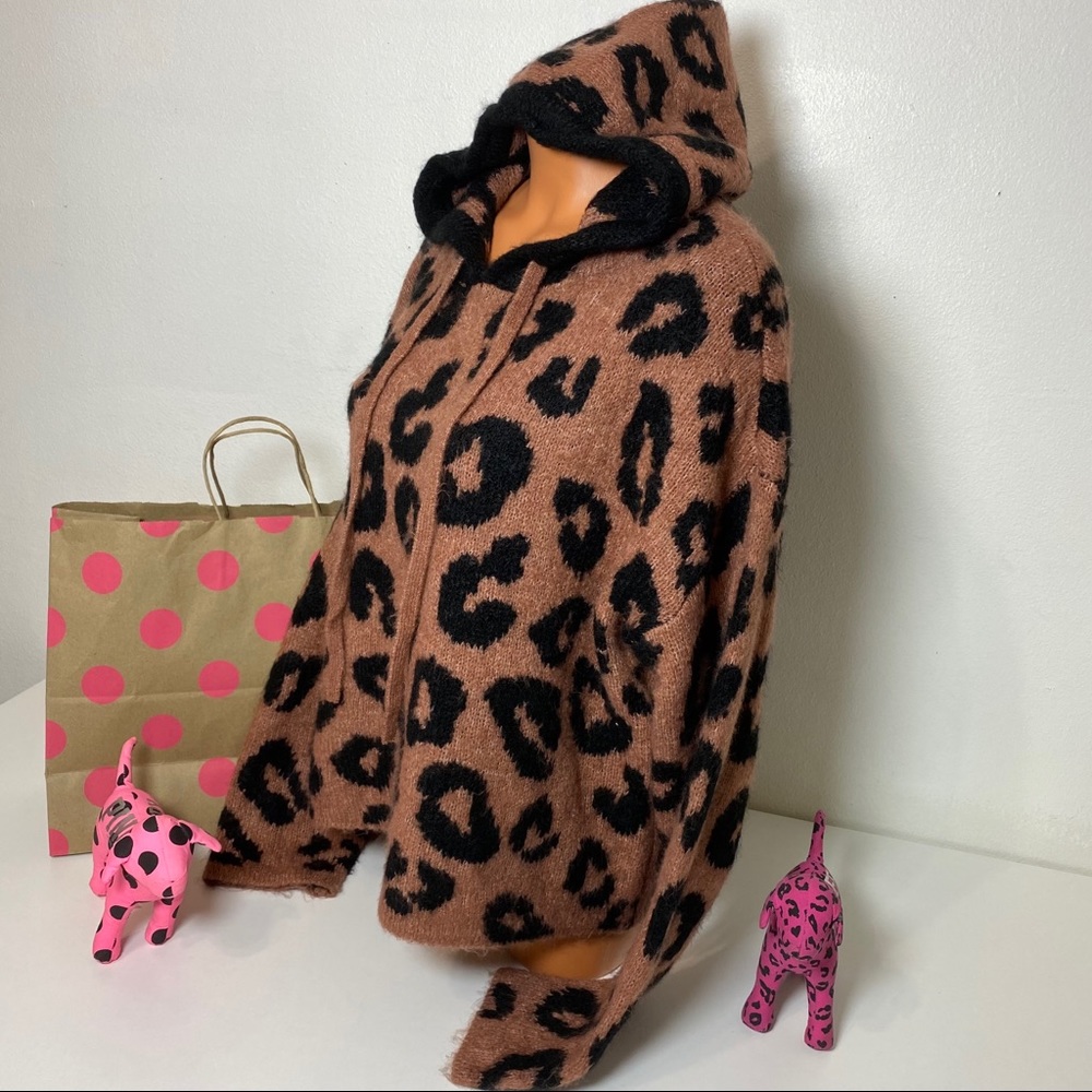 🚫SOLD🚫PINK VS LEOPARD PRINT CROPPED HOODIE PULLOVER - Picture 4 of 6